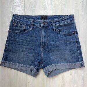 💚5/$25 SALE!💚 Just Black Cuffed Blue Denim Shorts Sz 27